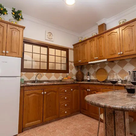 Apartment Centro 2 *